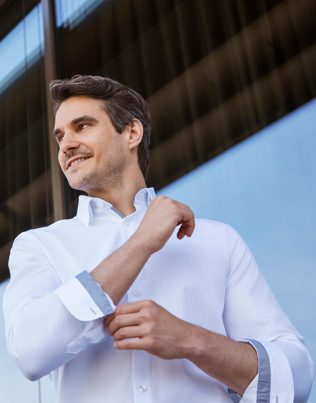  Russell Europe Camisa entallada y contrastada hombreotro