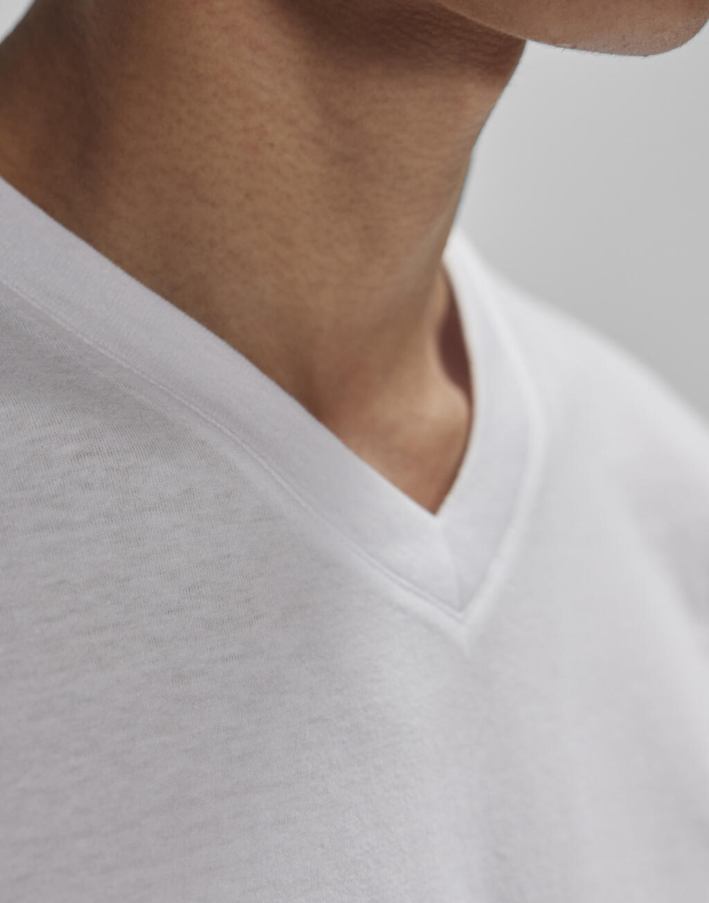  B & C Camiseta con Cuello en V #E150otro