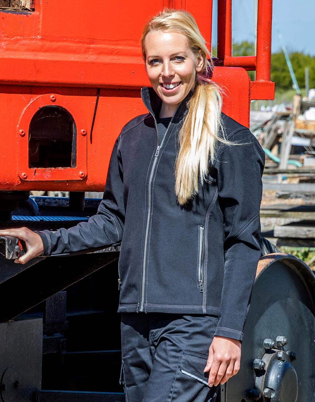 Result Softshell mujer triple costura