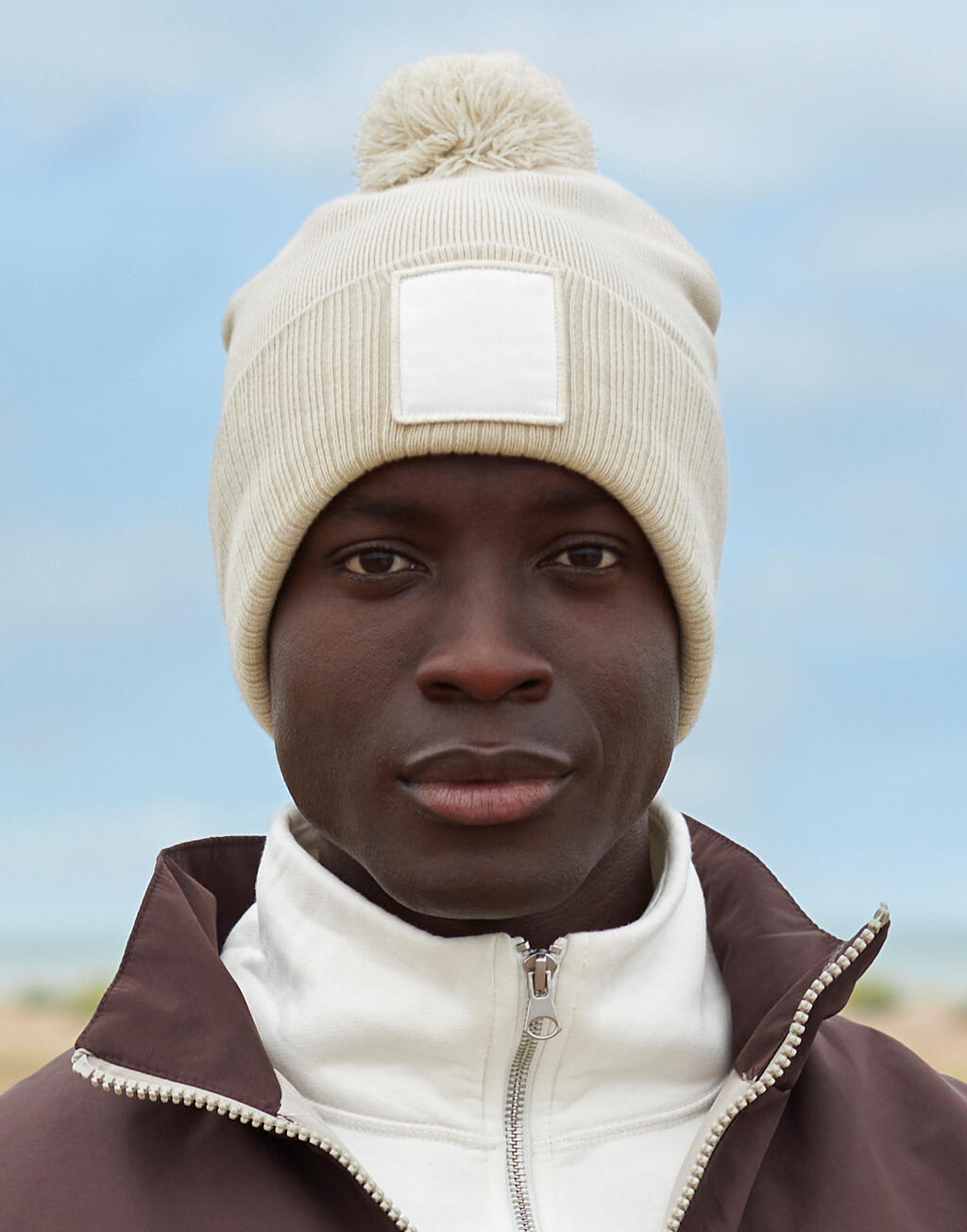 Beechfield Gorro con Parche y Pompom