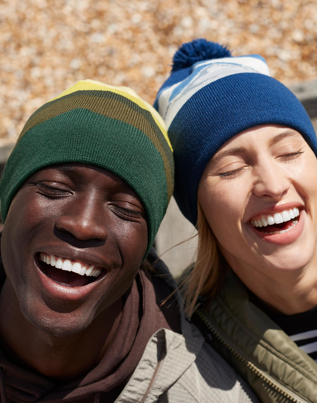  Beechfield Gorro con pompón picos montañososotro