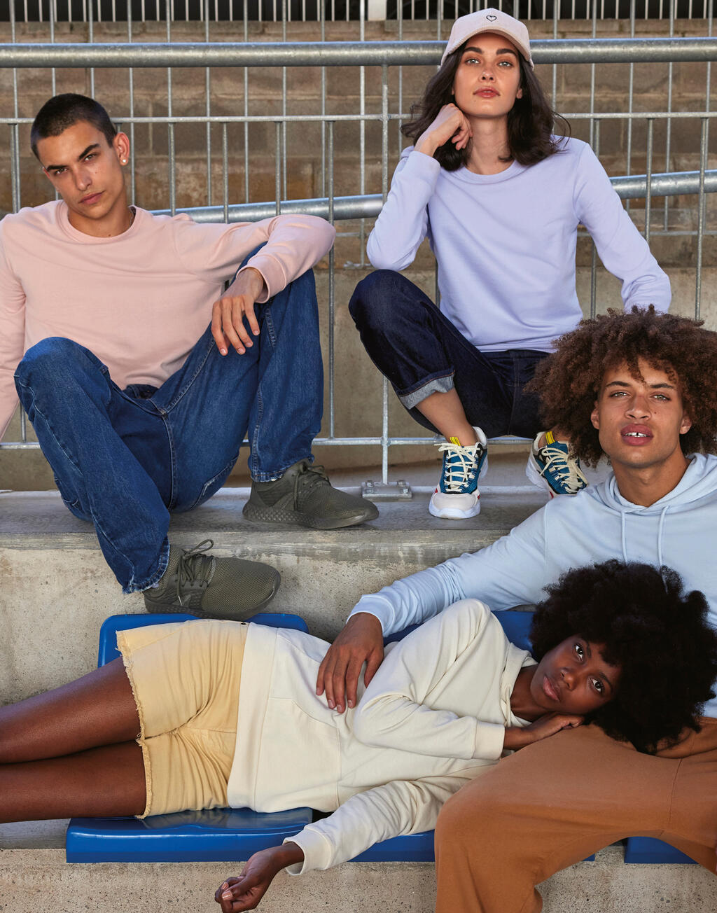  B & C Sudadera ligera con capucha otro