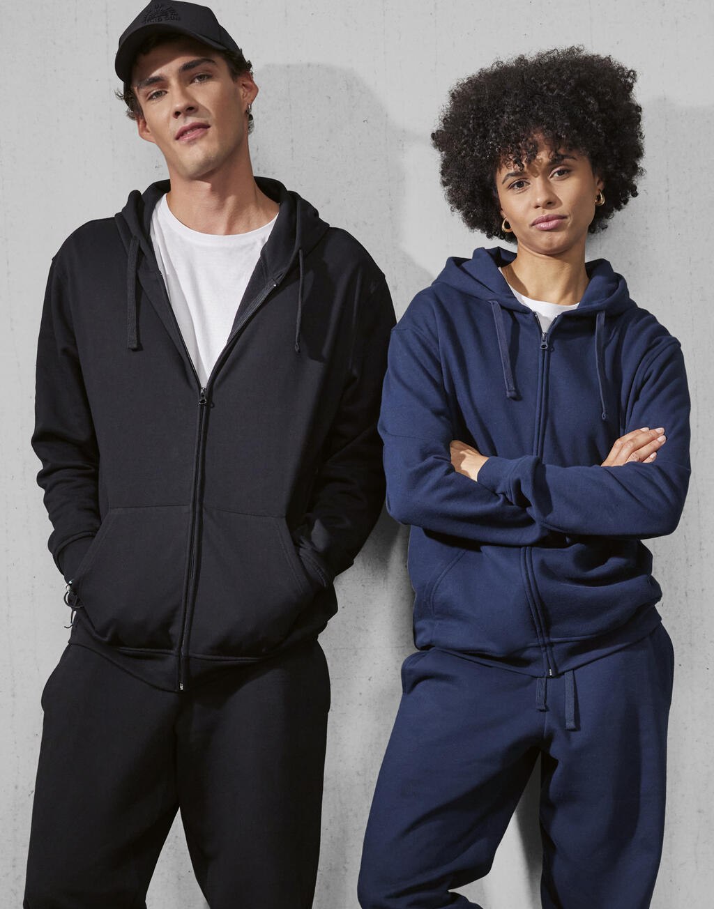 Chaqueta con Cremallera y Capucha ID.224