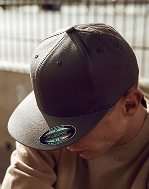 Gorra plana Flexfit | Tuskamisetas.com