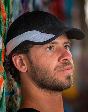 Result Caps Gorra rejilla con bolsillo bajo visera
