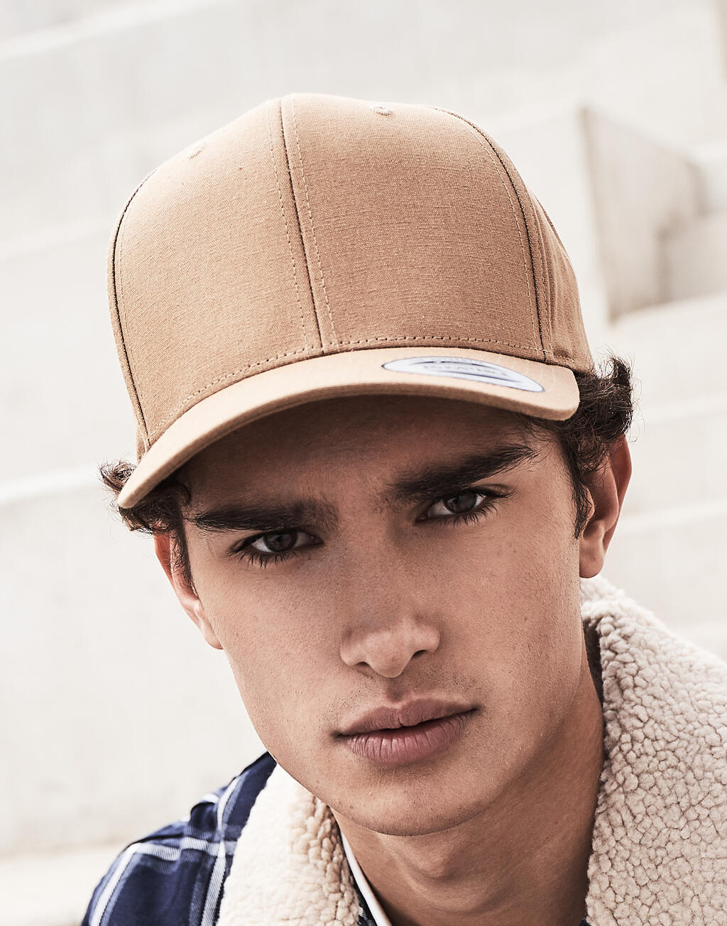  Flexfit Gorra de 6 paneles con ciierre metálico curvadootro