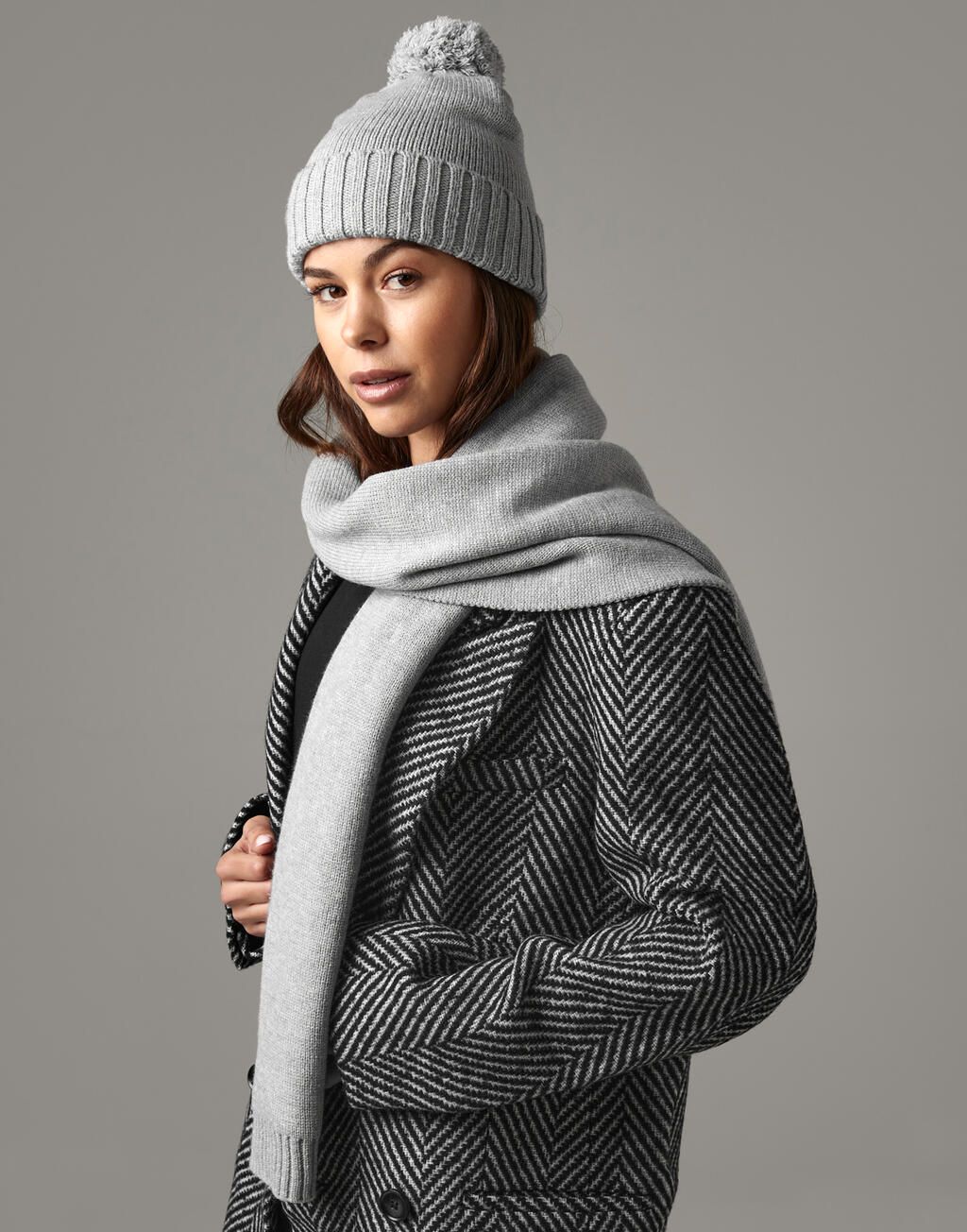  Beechfield Set de regalo de bufanda y gorro de puntootro