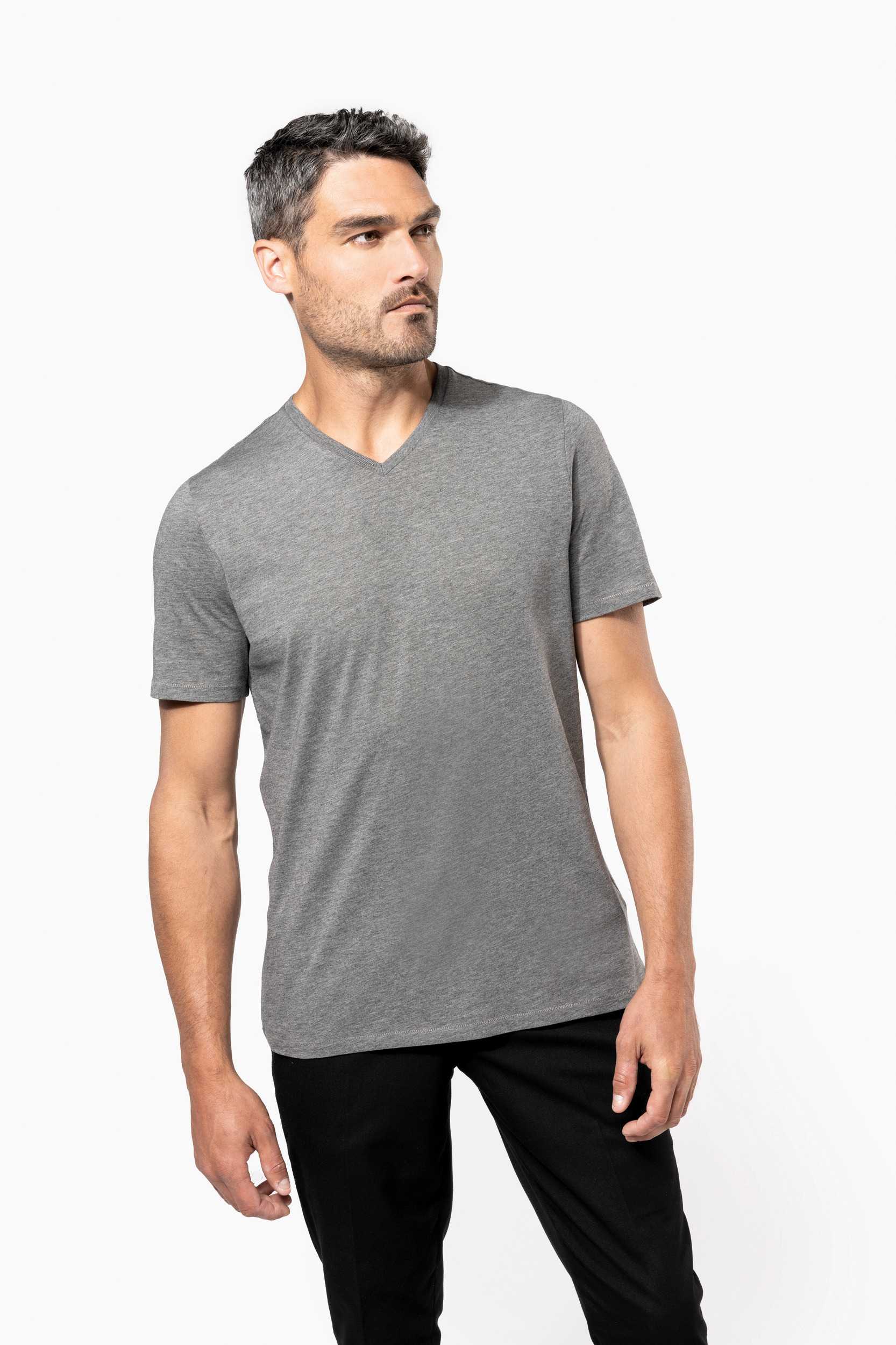  Kariban Camiseta Supima® cuello de pico manga corte hombre