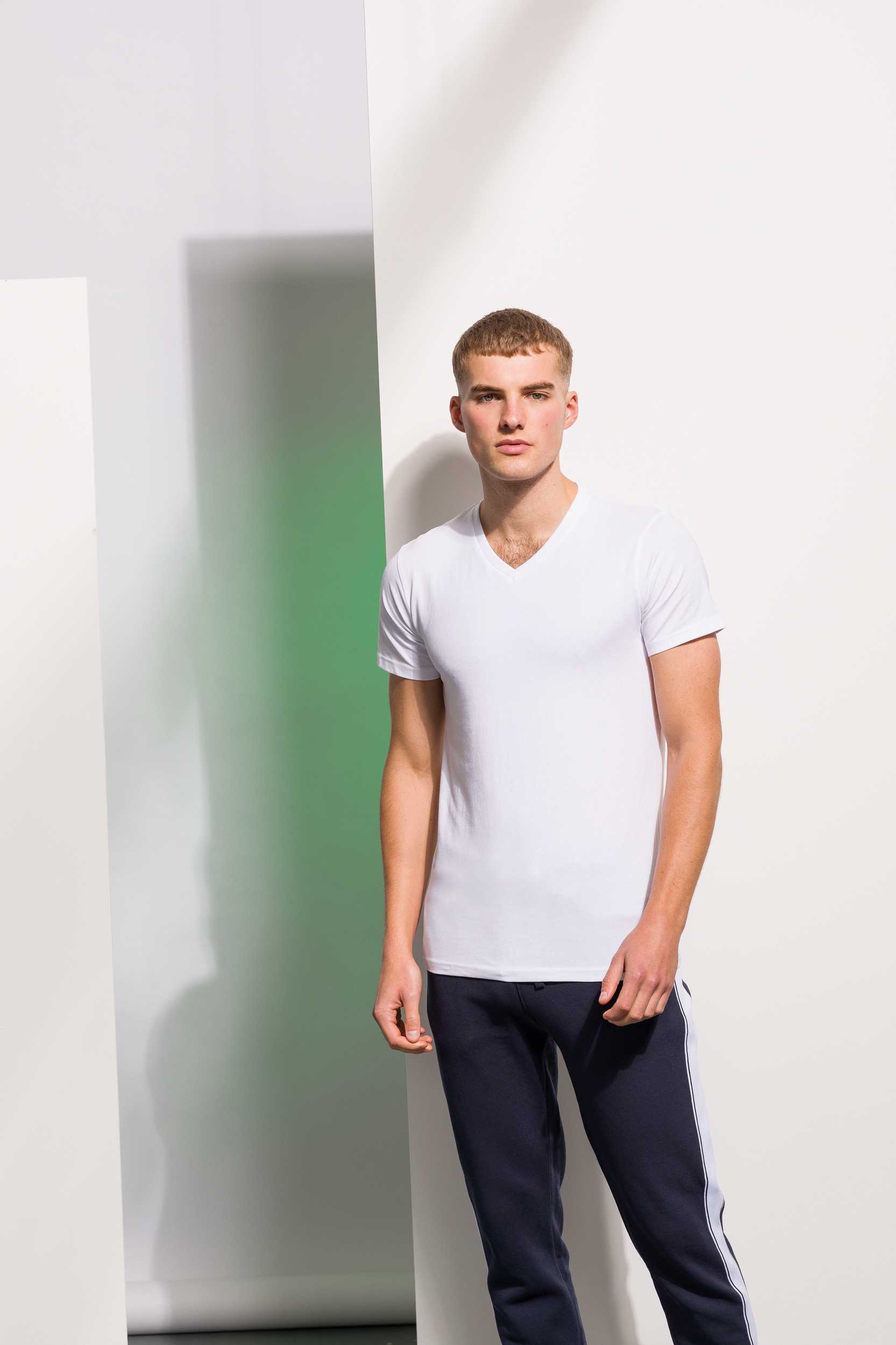  Skinni Fit Camiseta Feel Good cuello de pico hombre