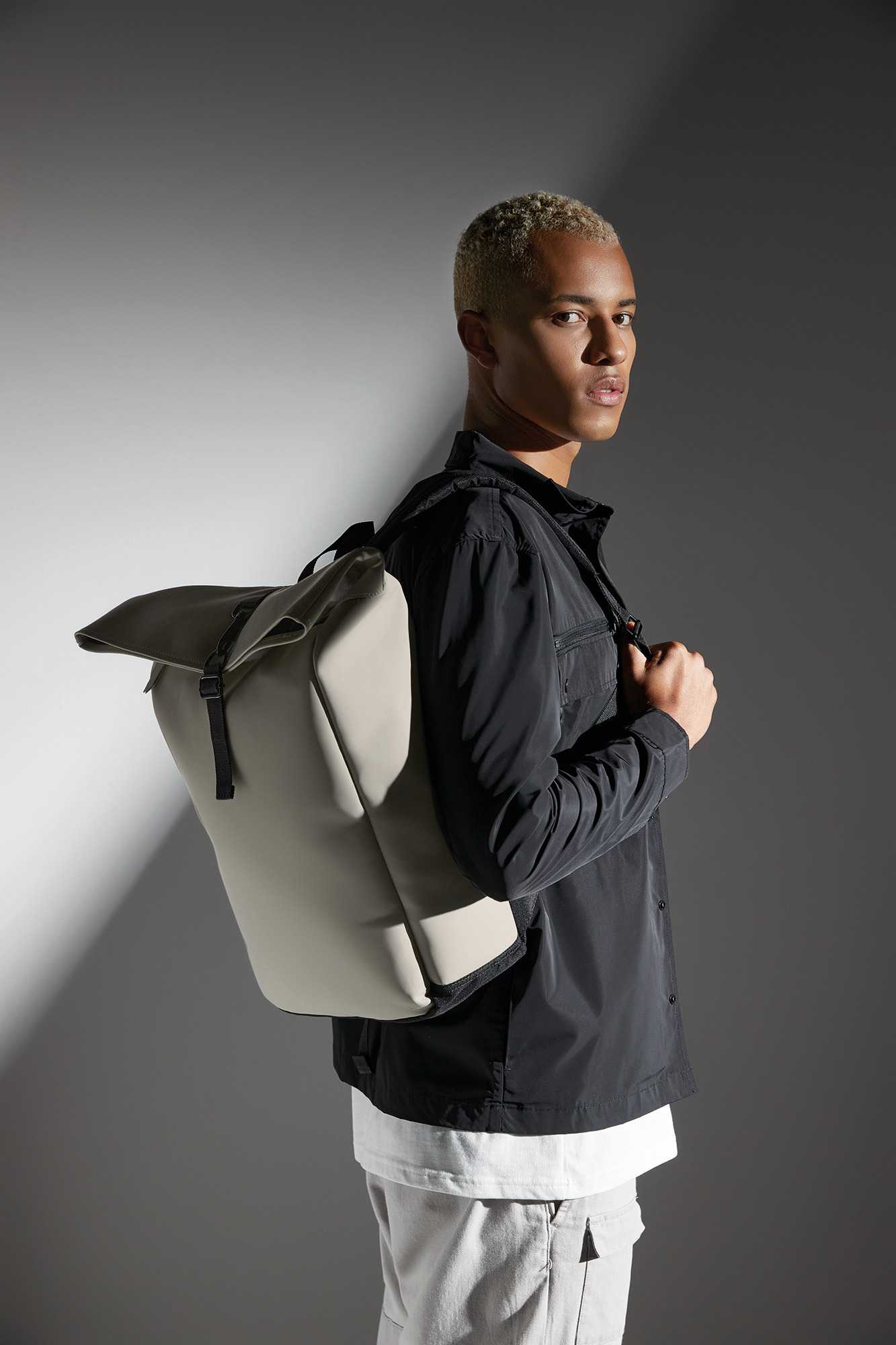 Bag Base Mochila de poliuretano mate con solapa enrollable<br/>